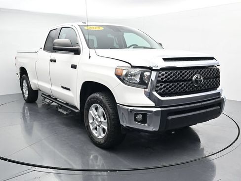Used 2019 Toyota Tundra SR5 w/ Convenience Package AWD/4WD image 2