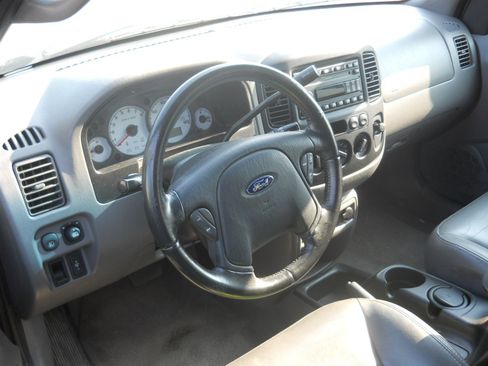 Used 2002 Ford Escape XLT image 6