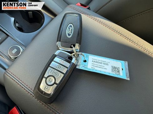 Used 2025 Ford Explorer Active w/ Active Comfort Package image 41