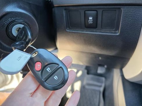 Used 2017 Toyota Tundra SR5 w/ SR5 Upgrade Package image 17