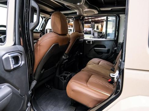 Used 2024 Jeep Wrangler Unlimited Rubicon w/ Technology Group AWD/4WD image 82