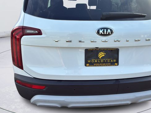 Used 2020 Kia Telluride LX FWD image 39