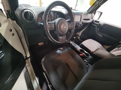 Used 2018 Jeep Wrangler Unlimited Sport S image 25