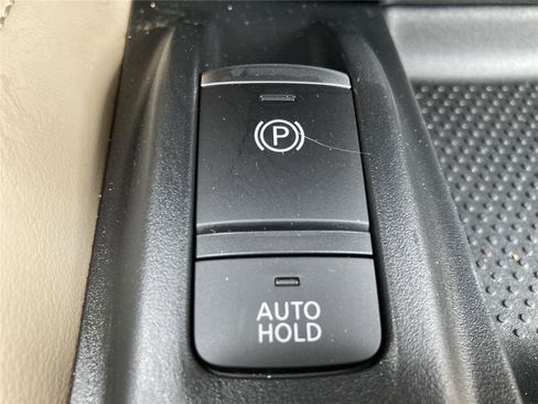 Used 2020 Nissan Rogue SL image 17