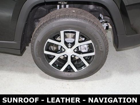 New 2025 Jeep Grand Cherokee Limited image 11