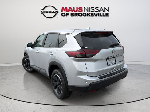 Certified 2024 Nissan Rogue SV AWD/4WD image 10