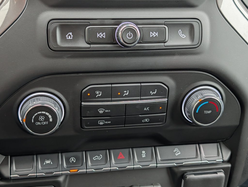 Used 2025 Chevrolet Silverado 1500 Custom Trail Boss w/ Turbomax Blackout Package AWD/4WD image 22