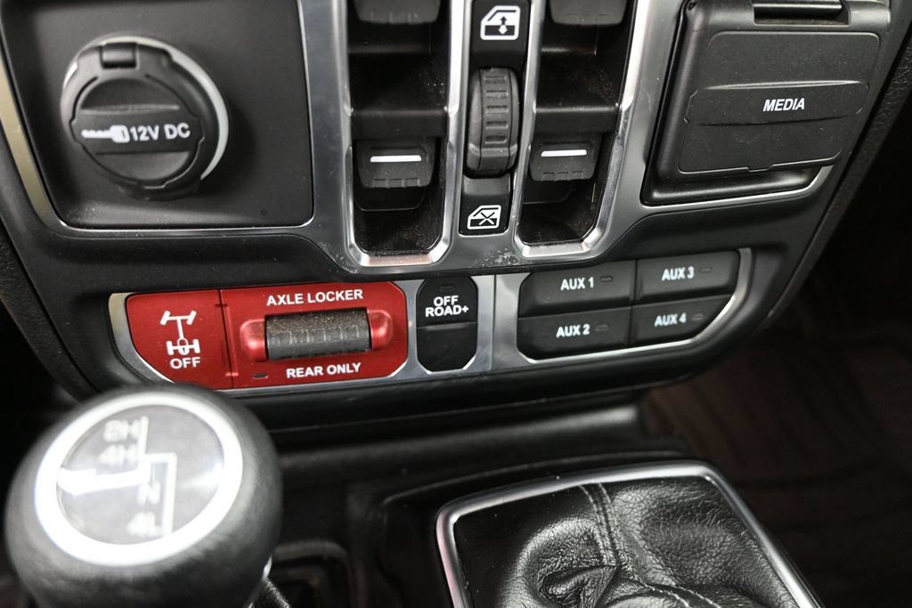 Used 2024 Jeep Gladiator Mojave AWD/4WD image 20