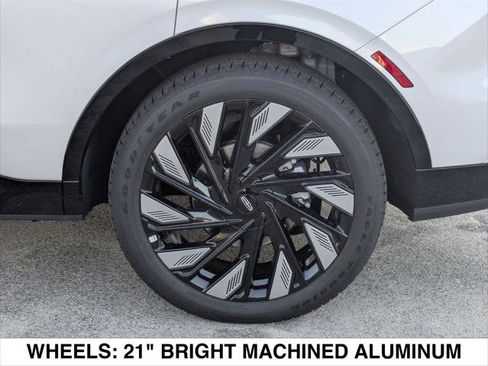 New 2026 Lincoln Nautilus Reserve w/ Jet Appearance Package image 6