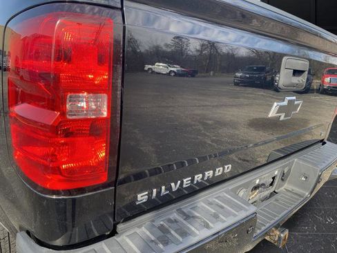 Used 2017 Chevrolet Silverado 1500 LT w/ Midnight Edition image 33