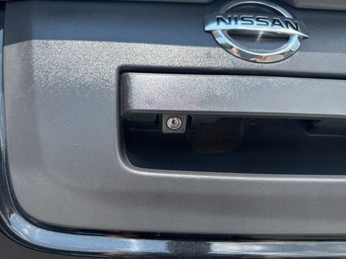 Used 2016 Nissan Frontier SV w/ SV Value Truck Package AWD/4WD image 15