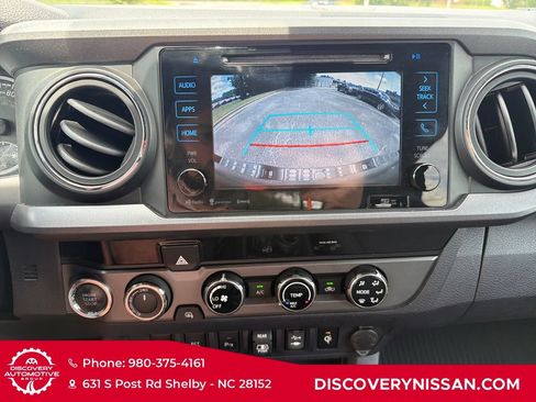 Used 2018 Toyota Tacoma TRD Sport w/ Technology Package AWD/4WD image 17