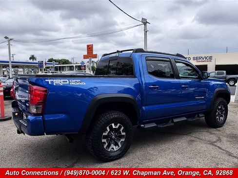 Used 2017 Toyota Tacoma TRD Off-Road RWD image 3