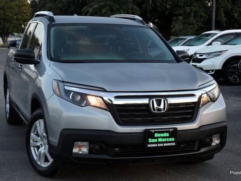 Used 2017 Honda Ridgeline RT image 2