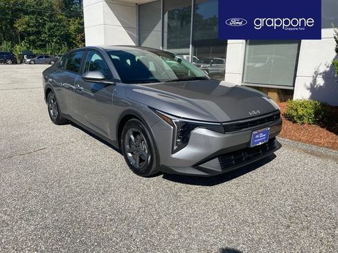 Used 2025 Kia K4 FWD image 1