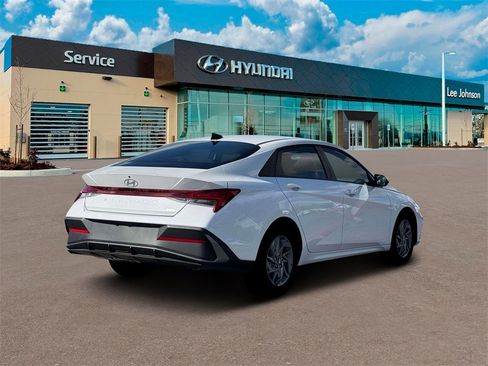 New 2026 Hyundai Elantra Blue image 7
