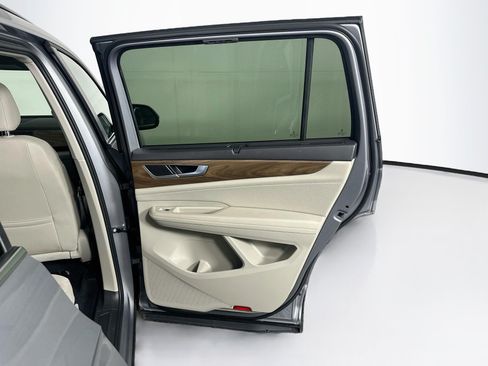 Used 2026 Volkswagen Atlas SE FWD image 31