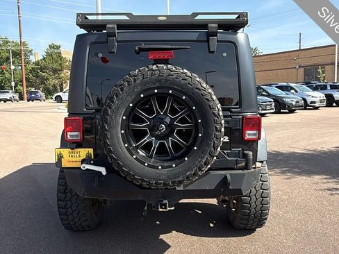 Used 2018 Jeep Wrangler Unlimited Rubicon w/ Connectivity Group AWD/4WD image 6