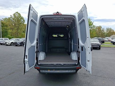Used 2026 Mercedes-Benz Sprinter 2500 image 10