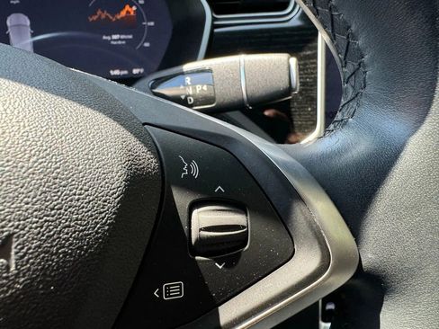 Used 2017 Tesla Model X 75D image 25