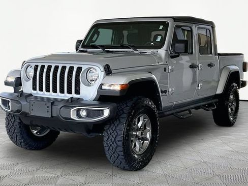 Used 2023 Jeep Gladiator Sport AWD/4WD image 3