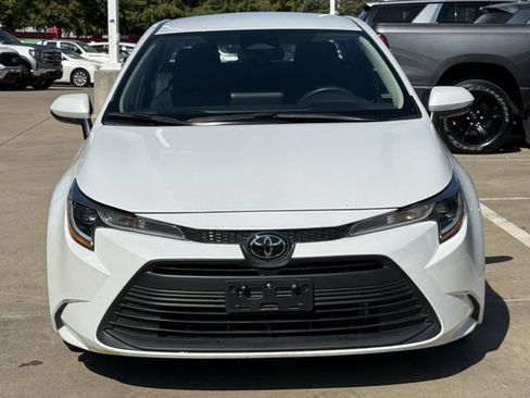 Used 2025 Toyota Corolla LE FWD image 8