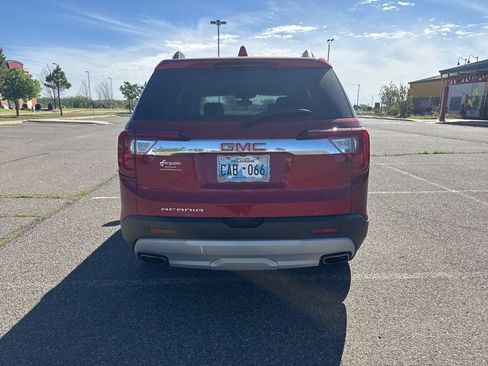 Used 2023 GMC Acadia SLT w/ Preferred Package image 5