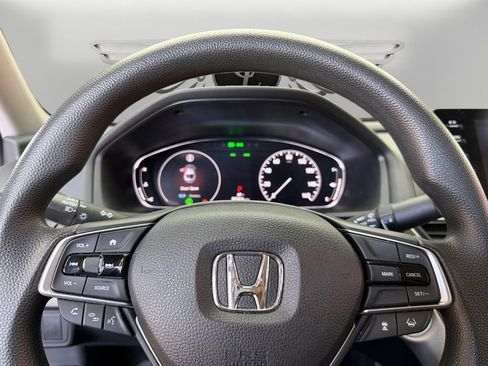 Used 2018 Honda Accord LX image 18