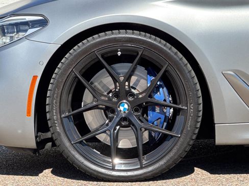 Used 2019 BMW M550i xDrive image 33