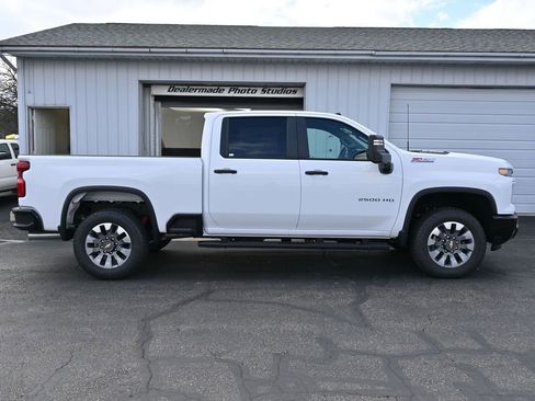 New 2026 Chevrolet Silverado 2500 Custom w/ Custom Value Package AWD/4WD image 5