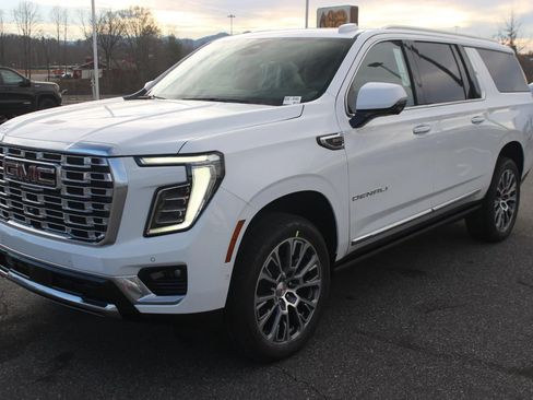 New 2026 GMC Yukon XL Denali w/ Sun & Power Step Package AWD/4WD image 3