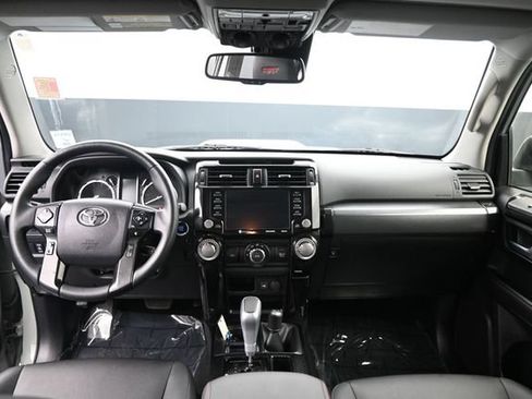 Used 2022 Toyota 4Runner TRD Off-Road Premium AWD/4WD image 10