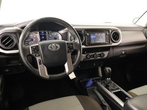 Used 2017 Toyota Tacoma SR5 w/ Tow Package image 2