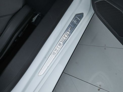 Used 2023 Lamborghini Huracan EVO image 21