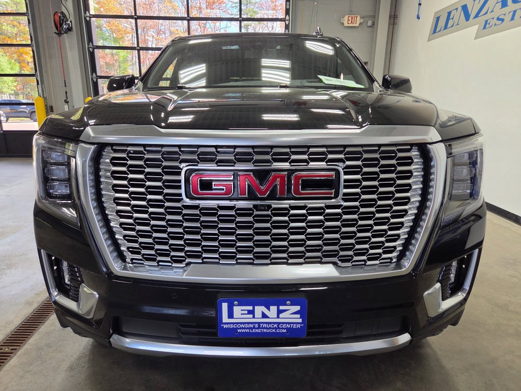 Used 2022 GMC Yukon XL Denali AWD/4WD image 4