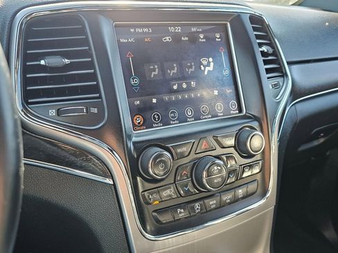 Used 2018 Jeep Grand Cherokee Limited w/ Luxury Group II image 19