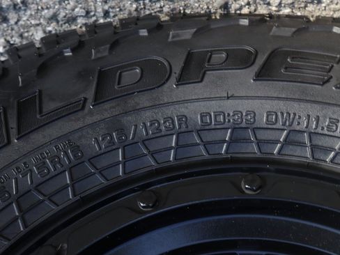 Used 2021 Toyota Tacoma TRD Off-Road image 48