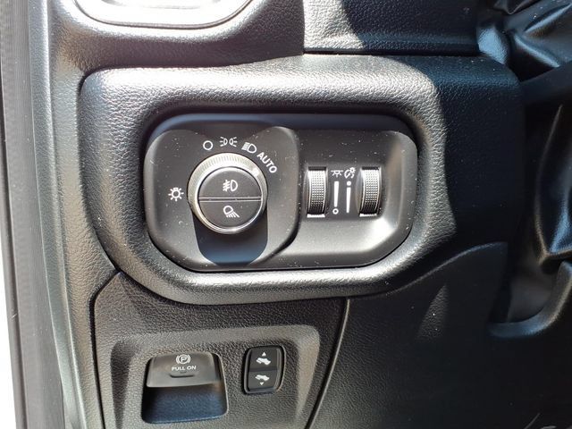 Used 2022 RAM 1500 Laramie AWD/4WD image 13