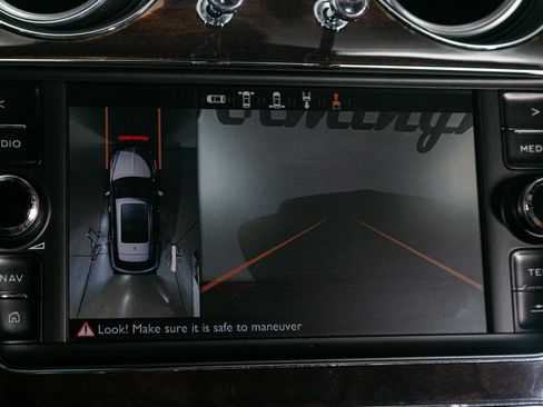 Used 2019 Bentley Bentayga V8 AWD image 15