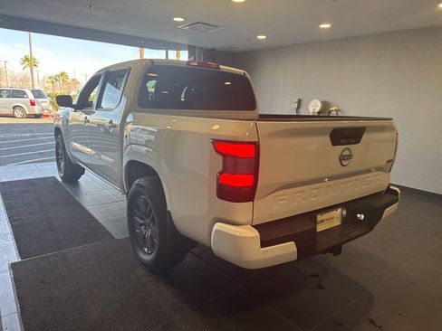 Used 2025 Nissan Frontier SV w/ SV Convenience Package image 10