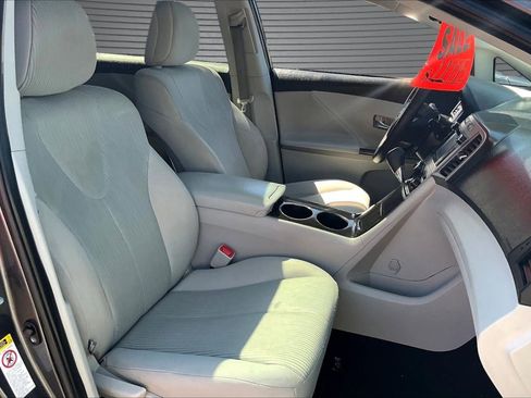 Used 2013 Toyota Venza LE w/ LE Convenience Pkg AWD/4WD image 28
