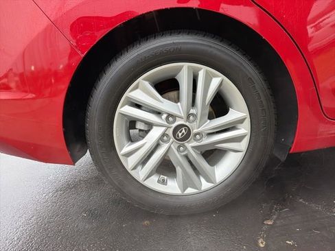 Used 2020 Hyundai Elantra SEL image 32