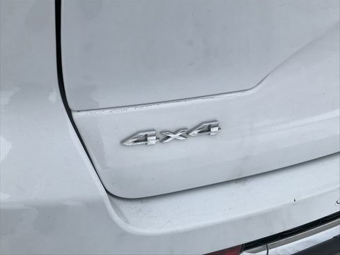 Used 2023 Jeep Grand Cherokee Limited image 6