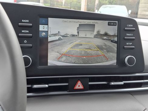 Certified 2025 Hyundai Elantra Sport image 17