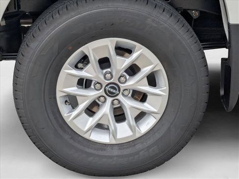 New 2025 Nissan Frontier S image 9