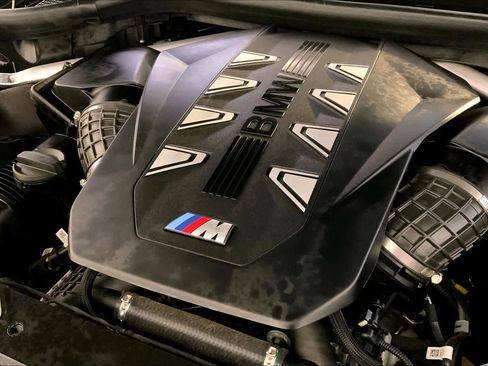 Used 2024 BMW X7 M60i w/ Executive Package image 33