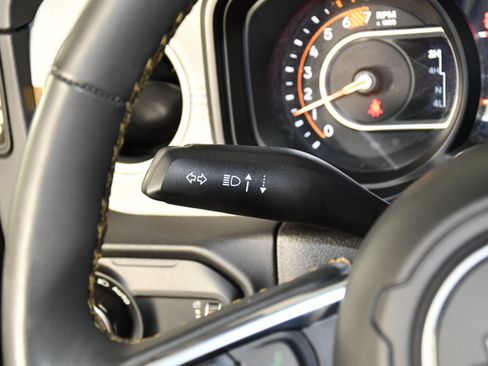 Used 2025 Jeep Wrangler Unlimited Sahara AWD/4WD image 16
