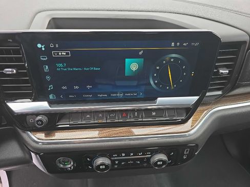 Used 2023 Chevrolet Silverado 1500 LT image 22