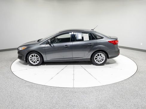 Used 2018 Ford Focus SE FWD image 32