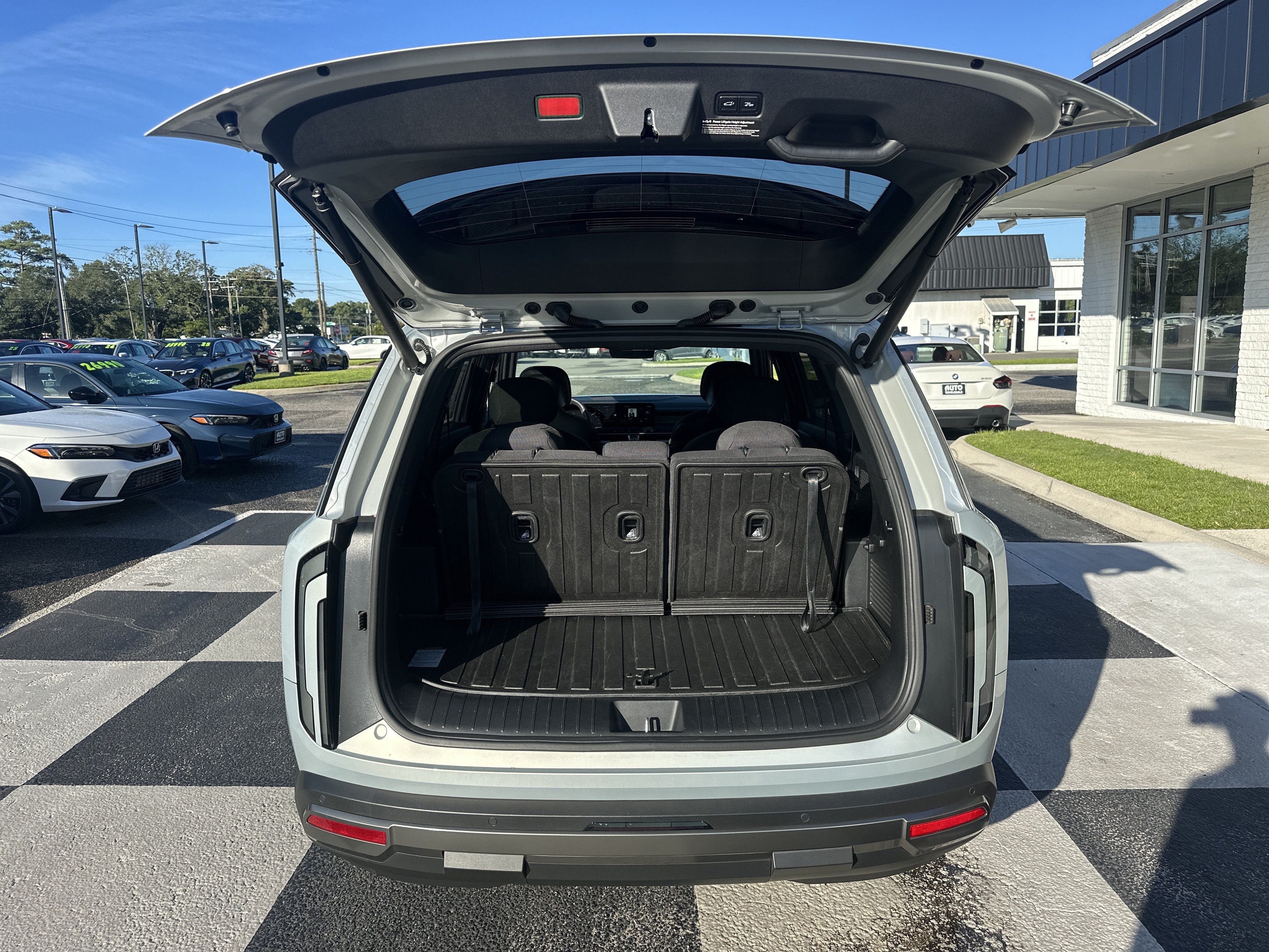 Used 2027 Kia Telluride S w/ Towing Package AWD/4WD image 5